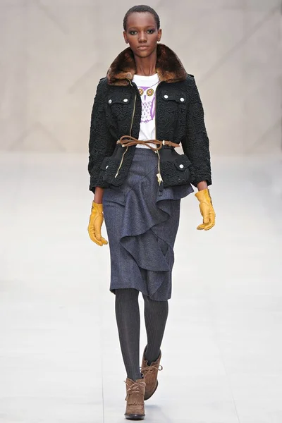 Look 32